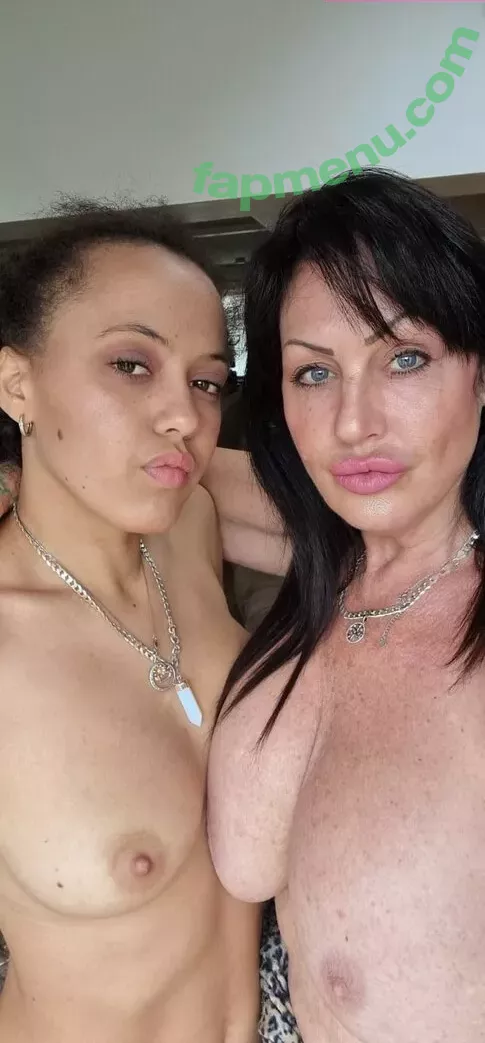 Mum_Vs_Daughter nude photo #0010 (mom_vs_daughter)