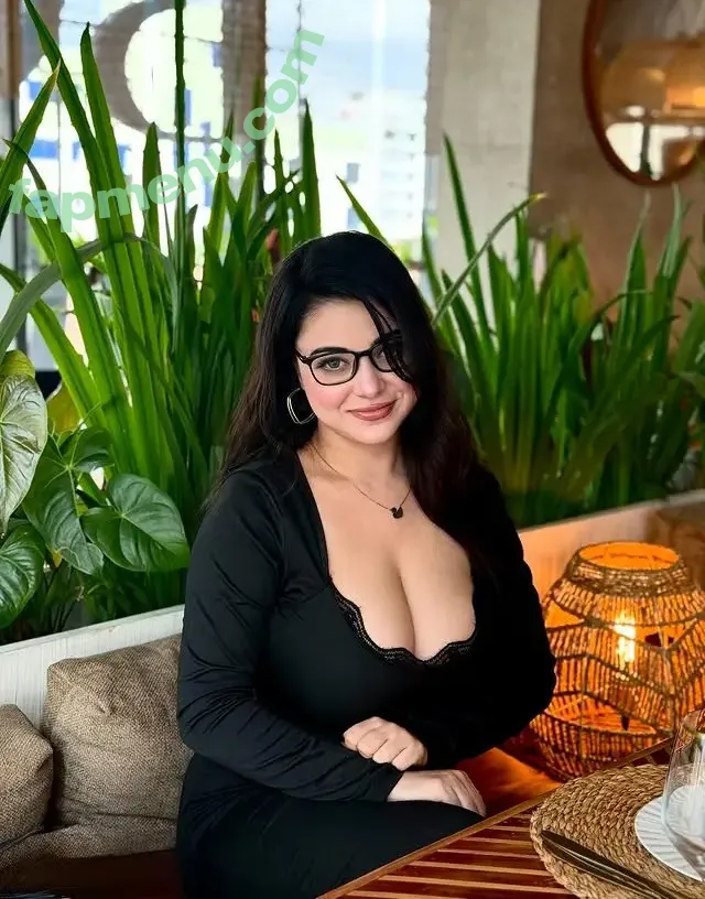 Mumtahina nude photo #0014 (mumtahinaaa_)