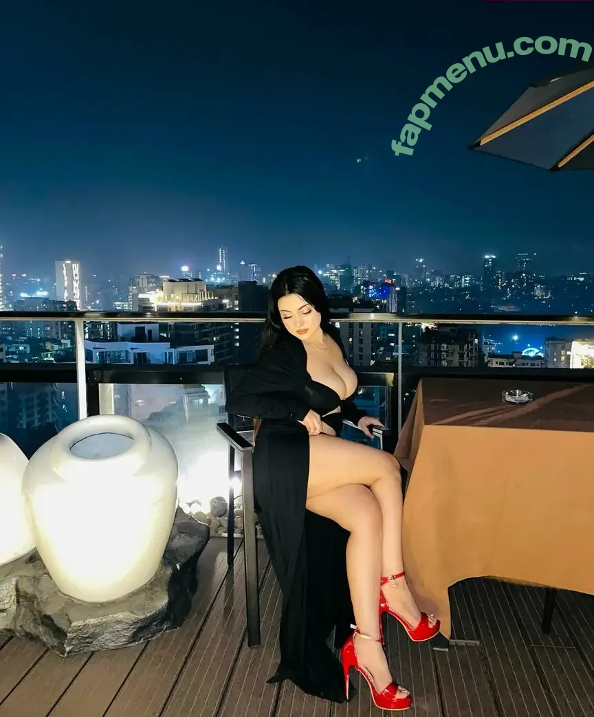 mumtahinaaa_ nude photo #0005 (mumtahinaaa_)