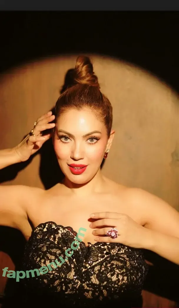 Munmun Dutta nude photo #0003 (mmoonstar)