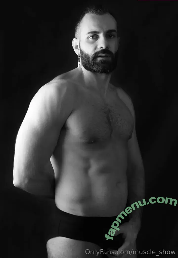 muscle_show nude photo #0006 (muscle_show01)