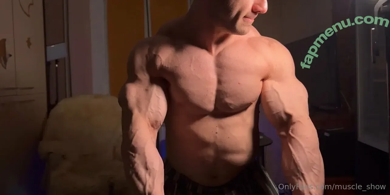 muscle_show nude photo #0097 (muscle_show01)