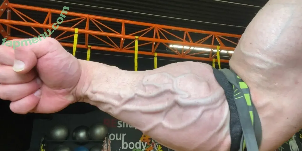 muscle_show nude photo #0120 (muscle_show01)