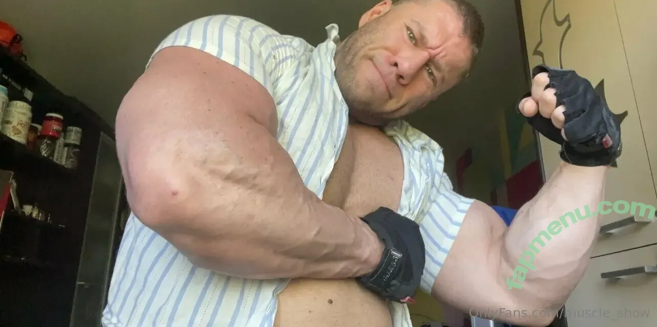 muscle_show nude photo #0325 (muscle_show01)