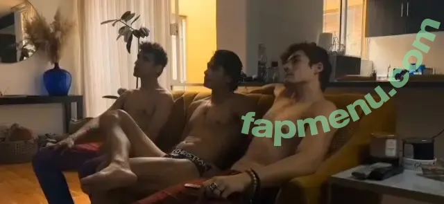 muscle_show nude photo #0471 (muscle_show01)