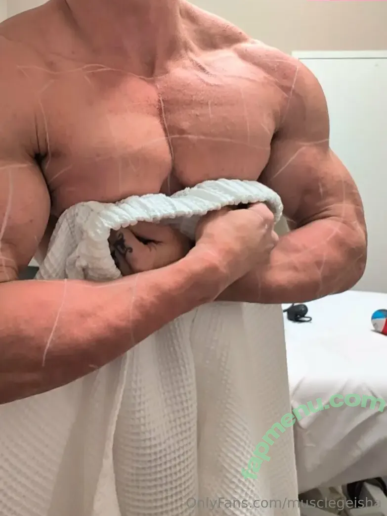 musclegeisha nude photo #0098 (ifbb_pro_yeo)