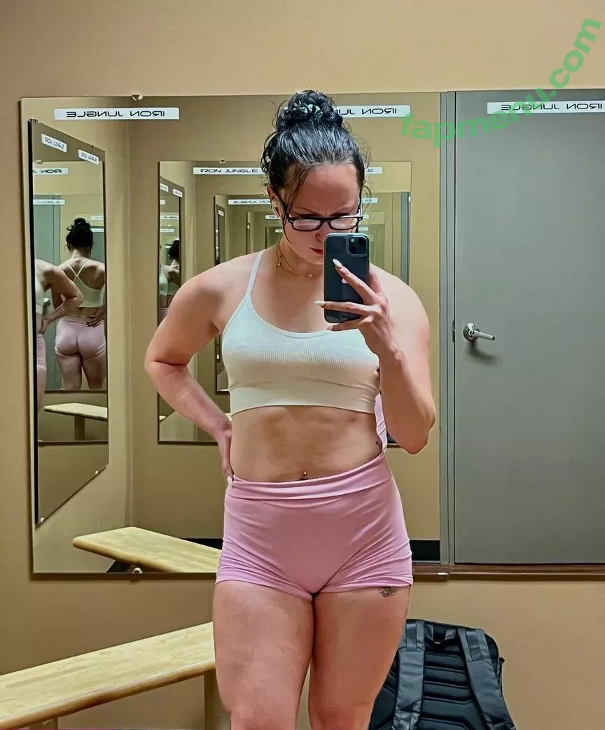 MuscleMommy002 nude photo #0061 (ellie_isom02 / musclemommy02)