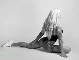 musclemummyxxx / musclemommy nude photo #0043