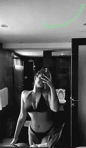 Mutiara Hazle / mutiarahazle nude photo #0017