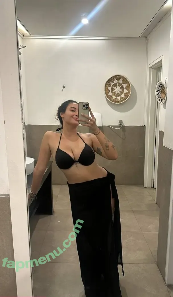 Mutiara Hazle nude photo #0010 (mutiarahazle)