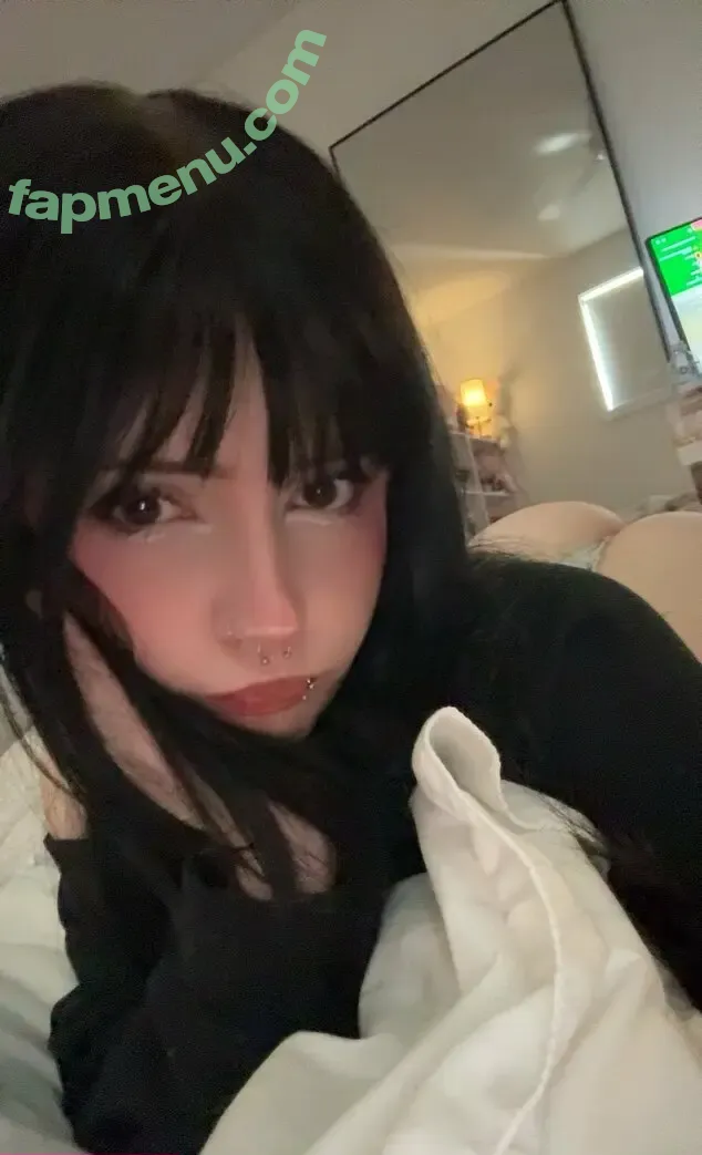 mwaddeleine nude photo #0002 (madeleineferrari)