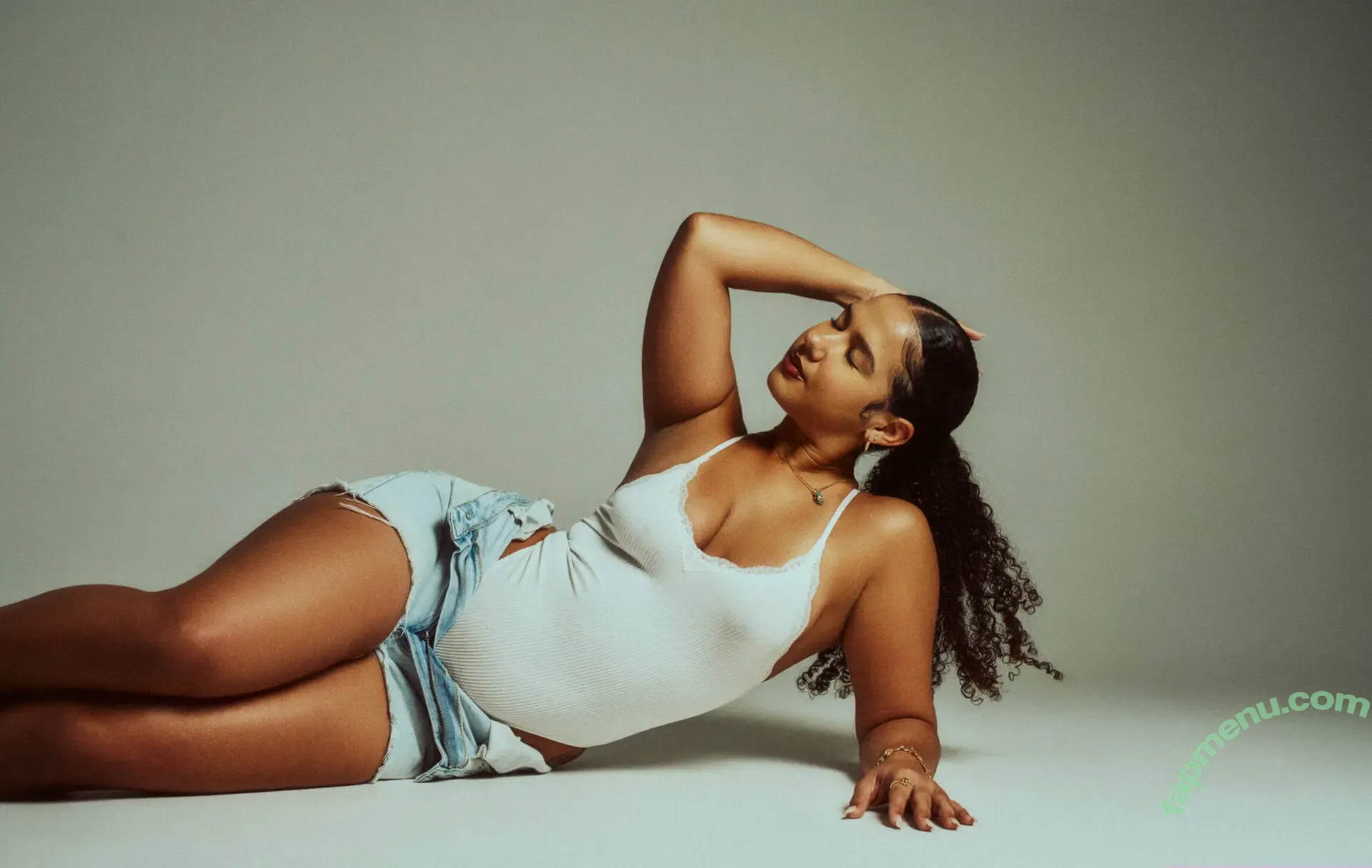 mxdsiren nude photo #0124 (mxiren)