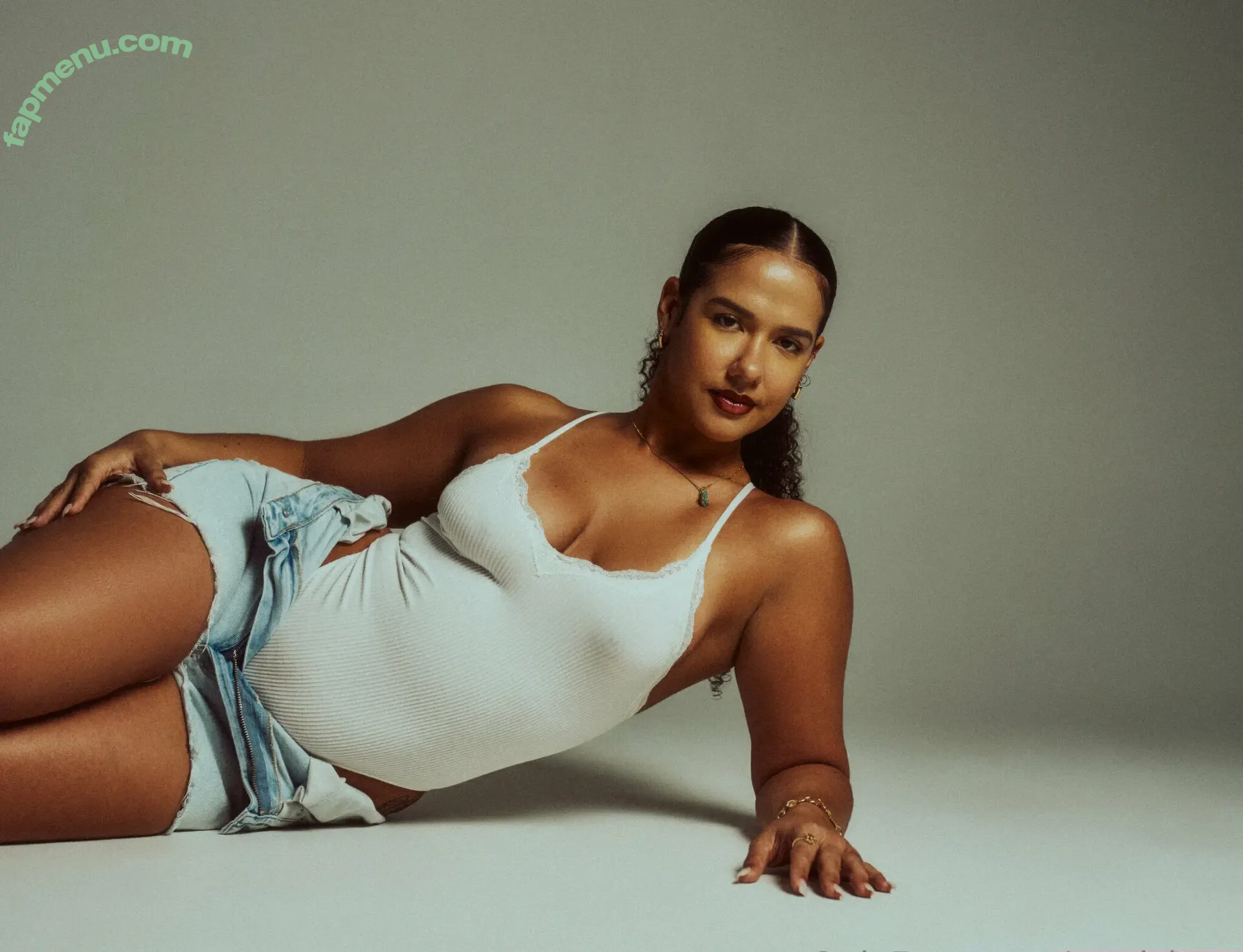 mxdsiren nude photo #0125 (mxiren)