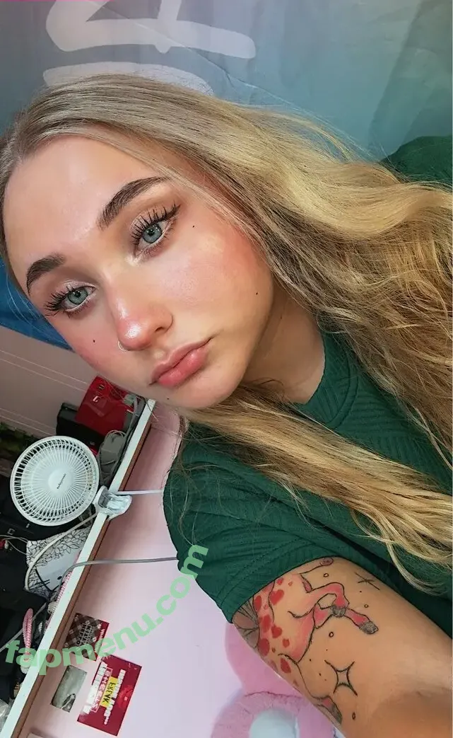 mxwuni nude photo #0035 (mewuni)