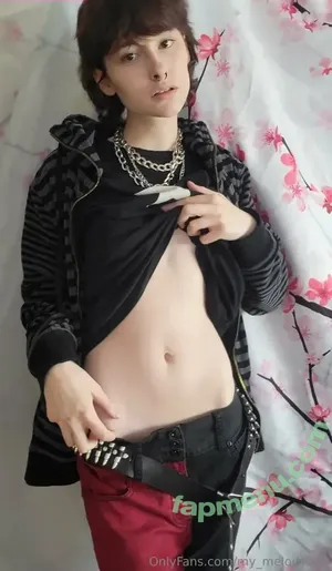 my_melody020 / estrasauce nude photo #0048