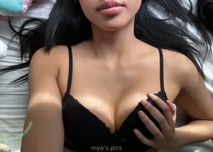 myaarawrr / myaarrofficial nude photo #0003