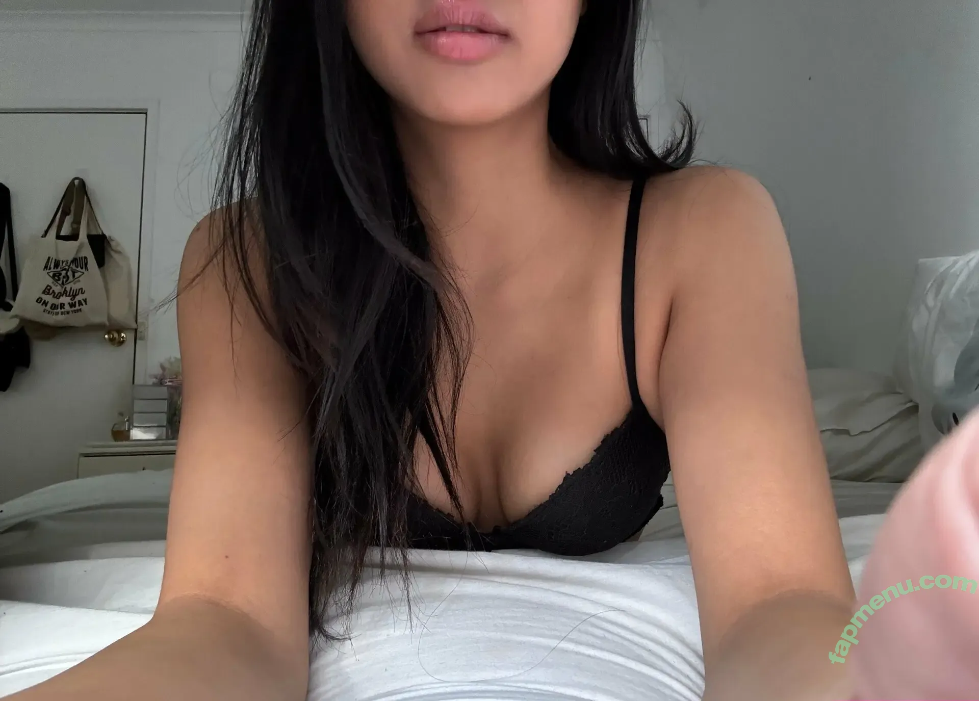myaarawrr nude photo #0001 (myaarrofficial)