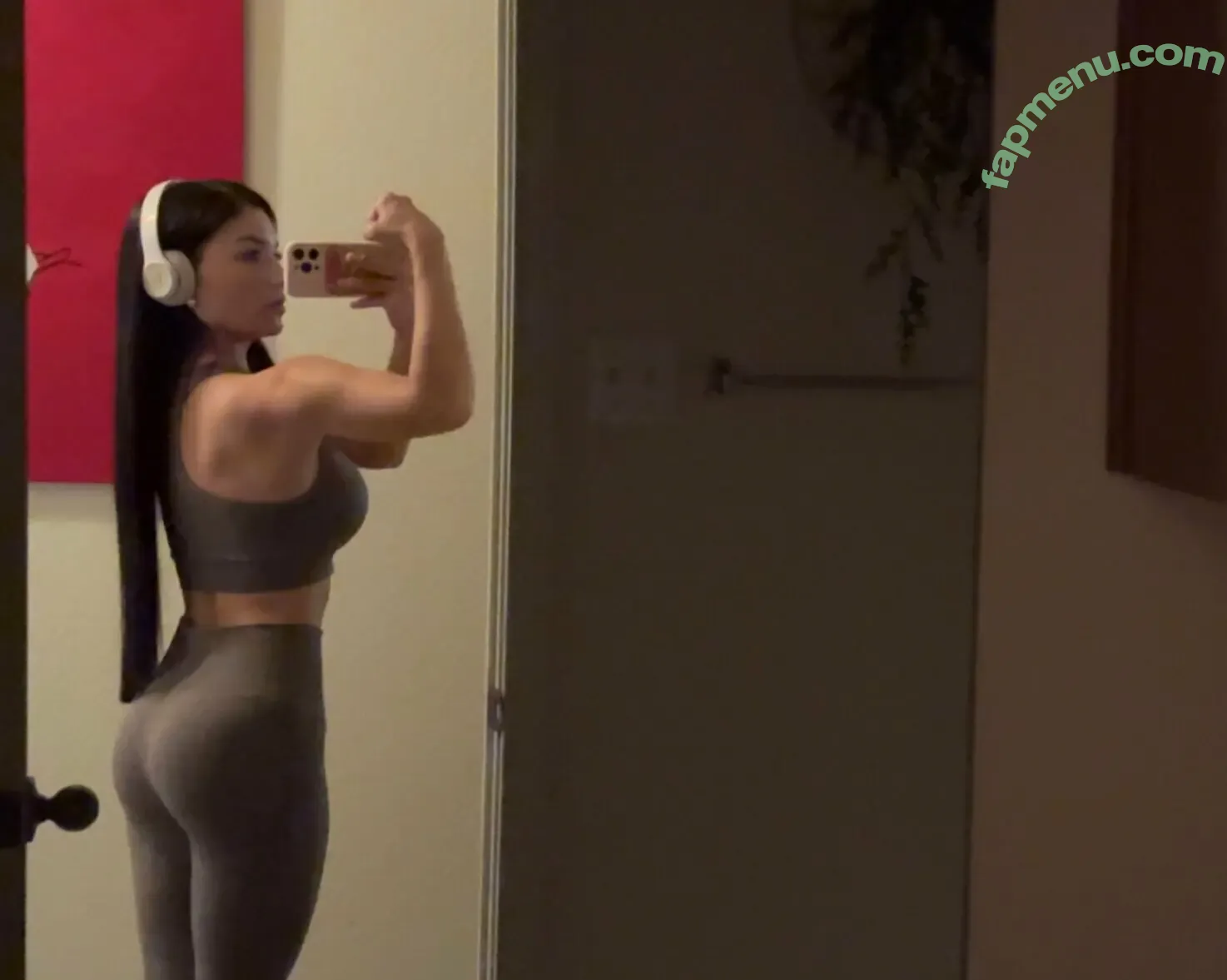 myabernaltv nude photo #0004 (myabernat)