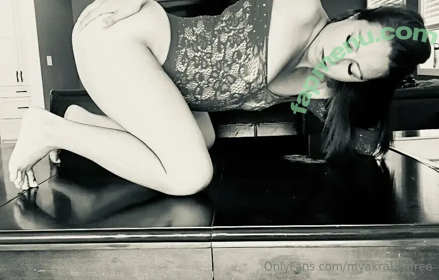 myakrakenfree nude photo #0001 (myakrakenfree)