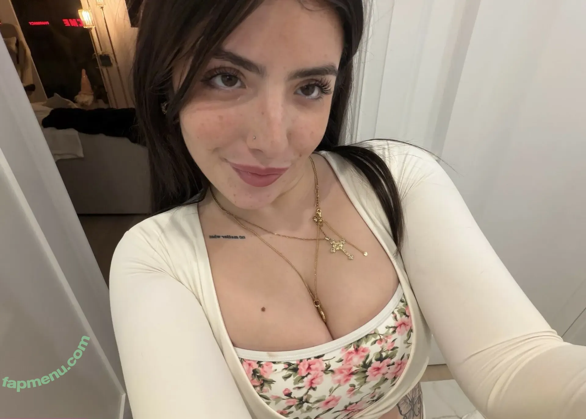 myamercd nude photo #0014 (mya.merc)