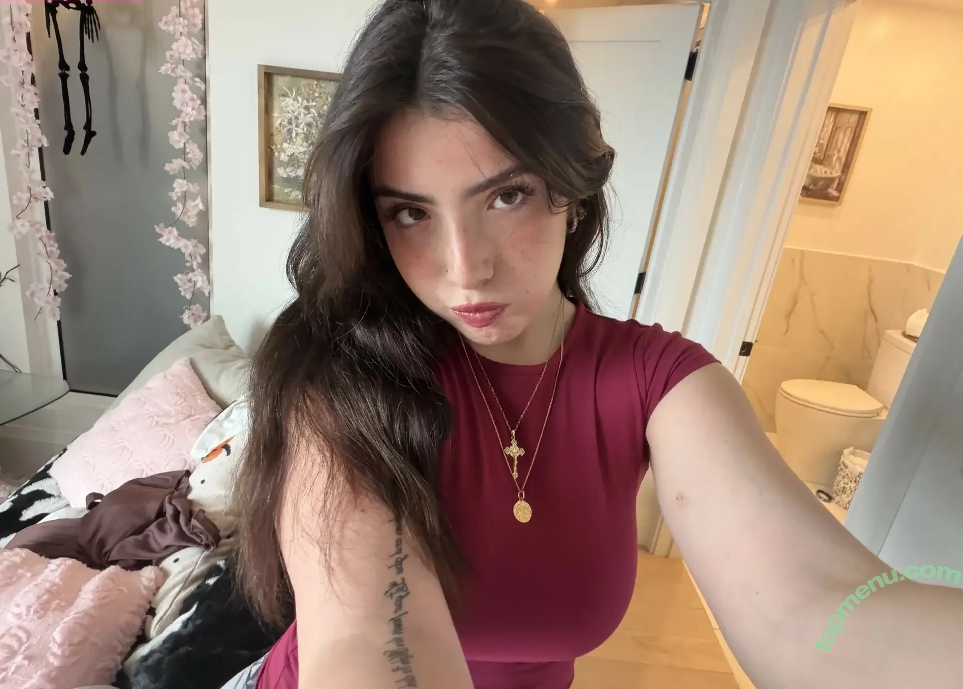 myamercd nude photo #0015 (mya.merc)