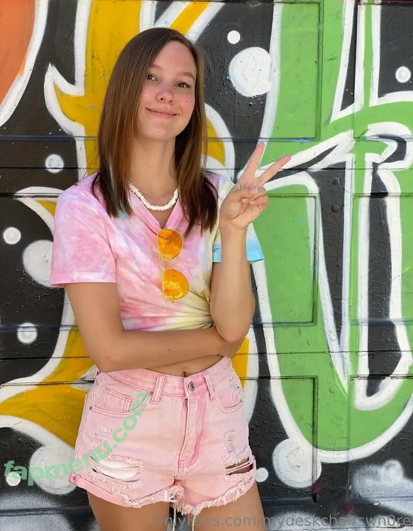 mydeskchairswh0re nude photo #0019 (mydeskchairswh0re)