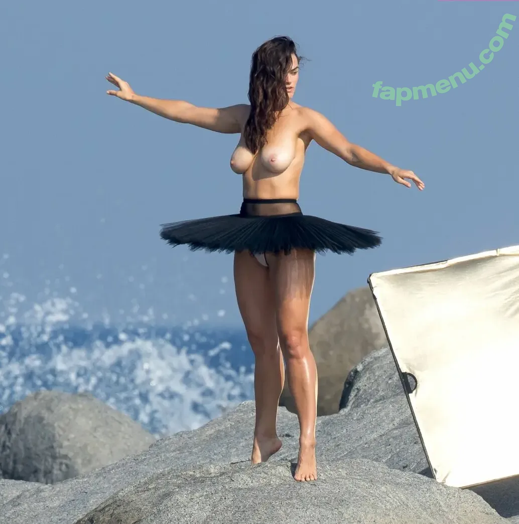 Myla Dalbesio nude photo #0147 (myladalbesio)