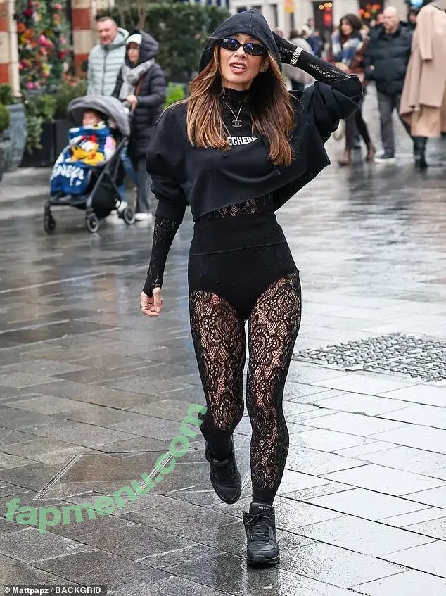 Myleene Klass nude photo #0594 (myleeneklass)