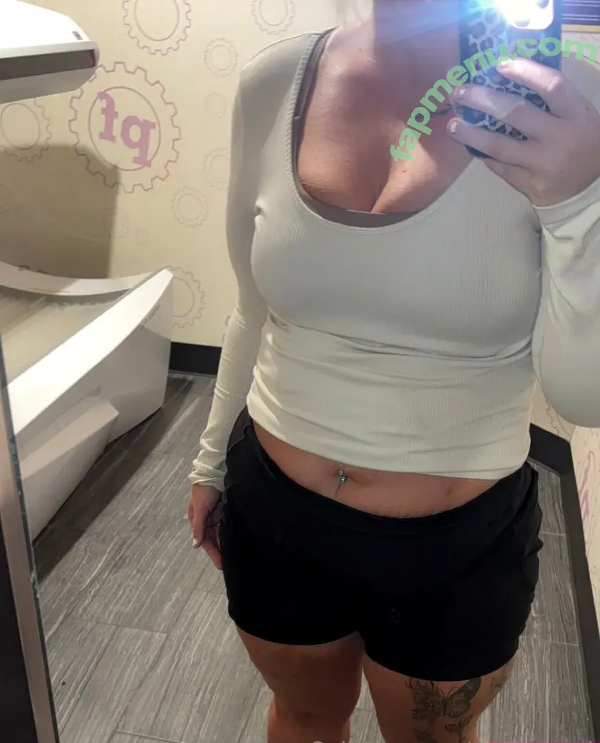 mylfymomi nude photo #0031 (mylfymomi)