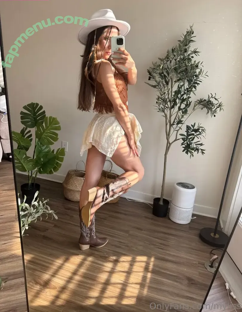Myliss nude photo #0046 (myliss_inst)