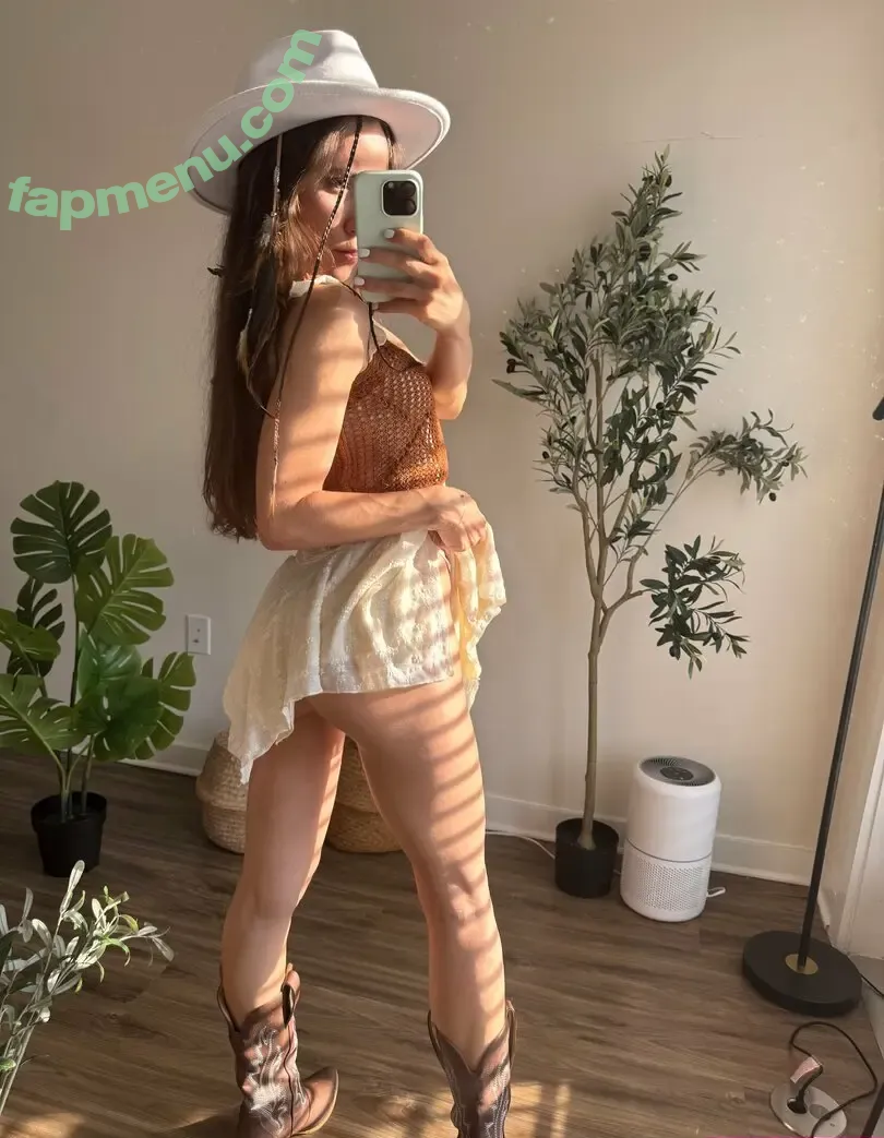 Myliss nude photo #0047 (myliss_inst)