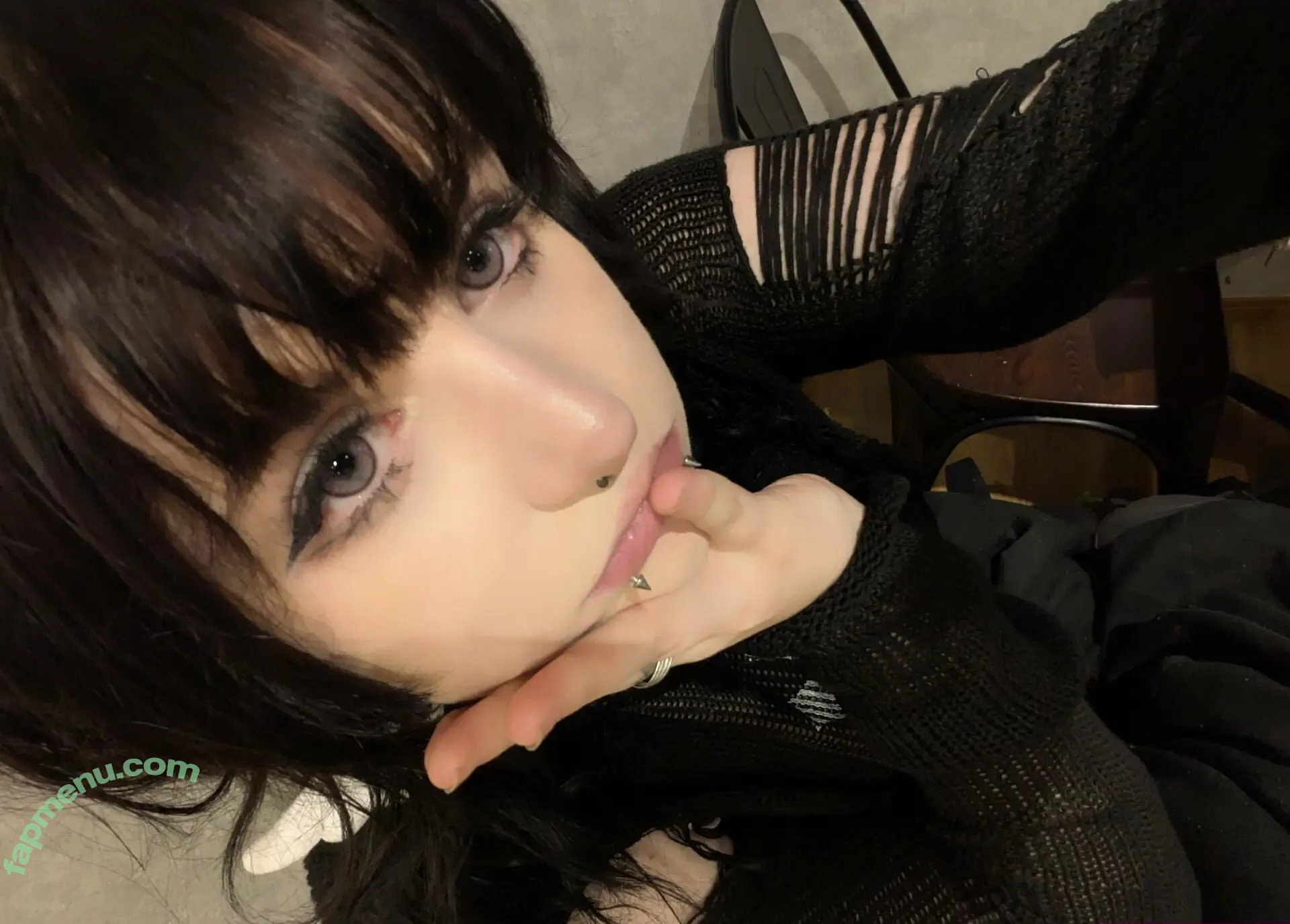 mylittlerobin nude photo #0128 (Robin Grey)