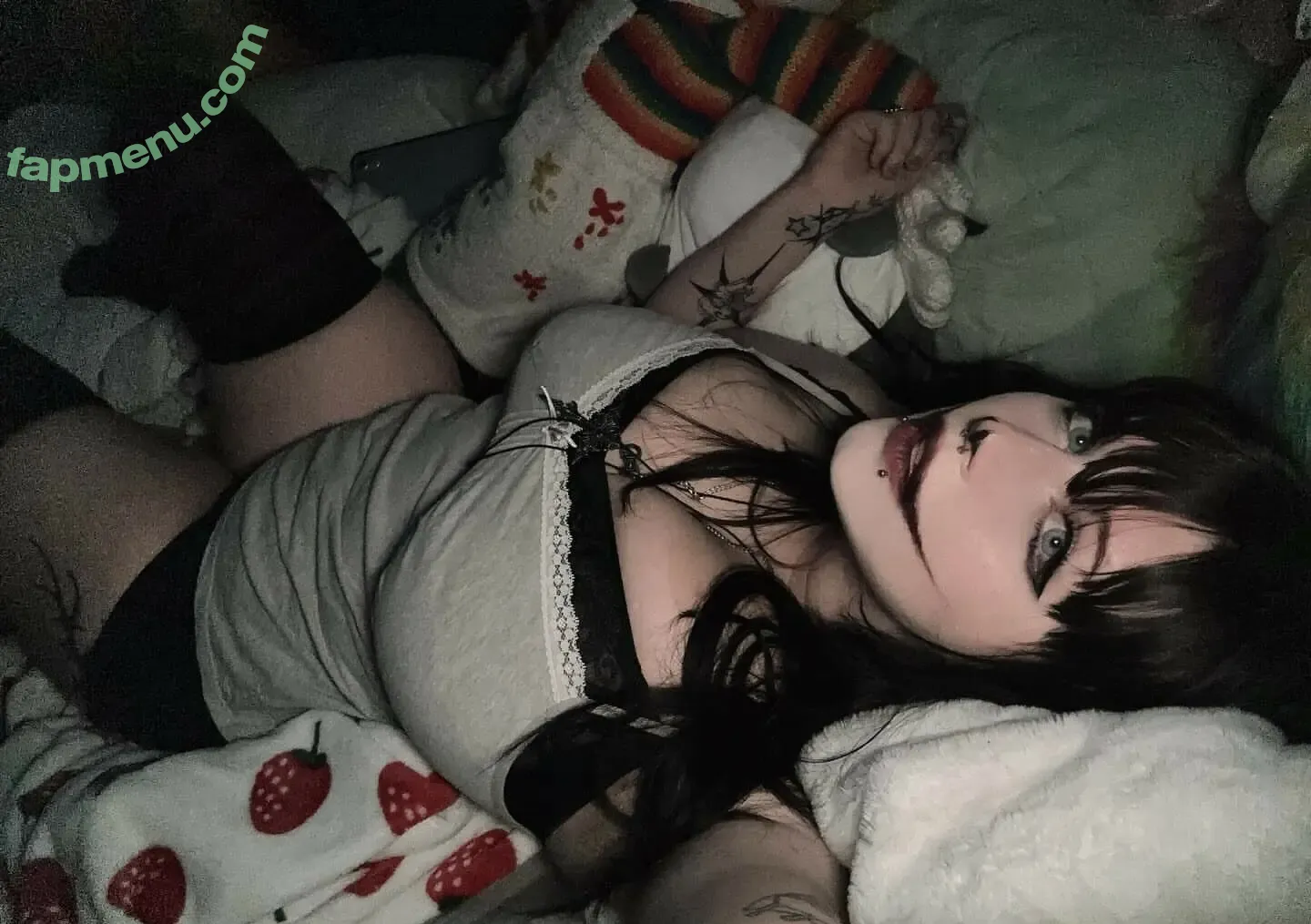 mylittlerobin nude photo #0336 (Robin Grey / _littlerobin_)