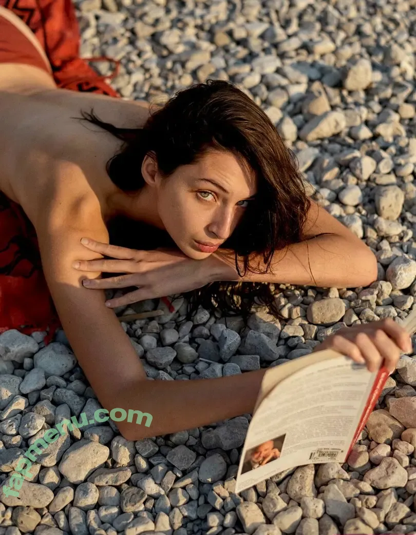 Myriem Boukadida nude photo #0012 (myriemboukadida)
