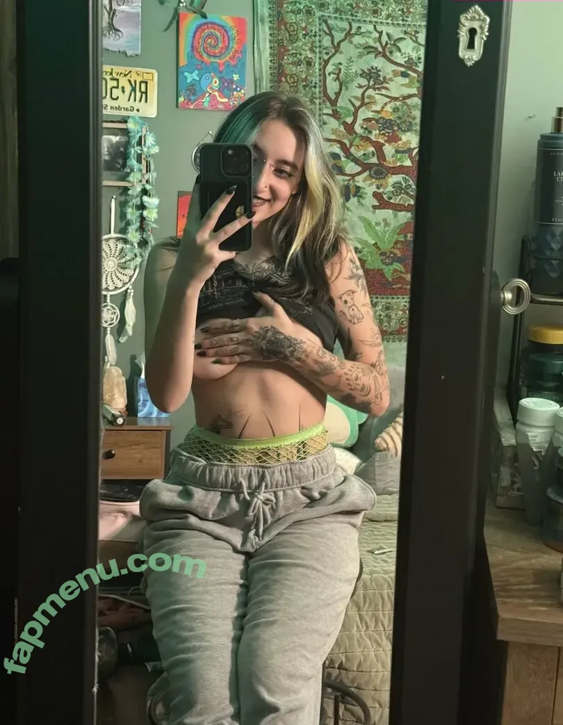 Myst1cnympho nude photo #0104 (ambz boobiez / bambie1011 / myst1csir3n)