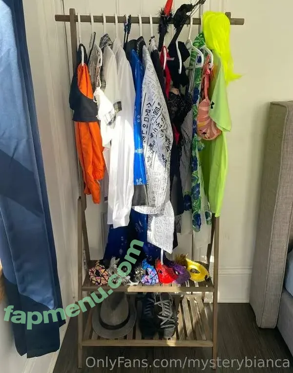 Mystery Bianca nude photo #0011 (mystery_bianca / mysterybianca)