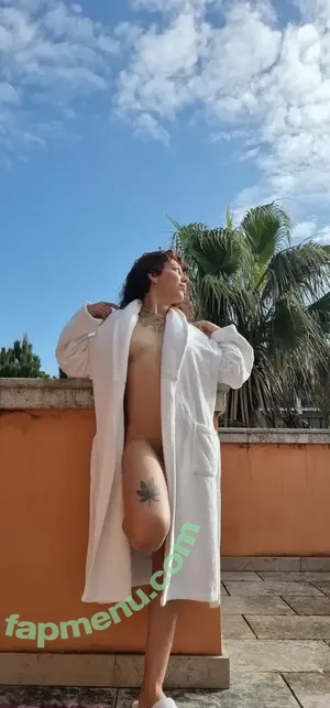  nude photo #0002