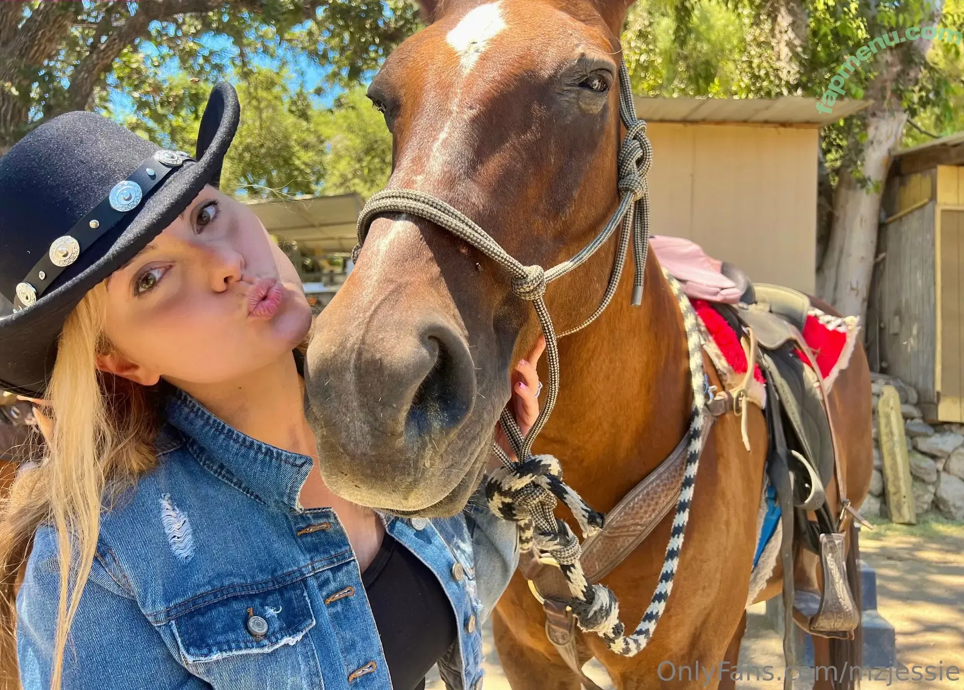 Mzjessie nude photo #0130 (jessierogersgreen)