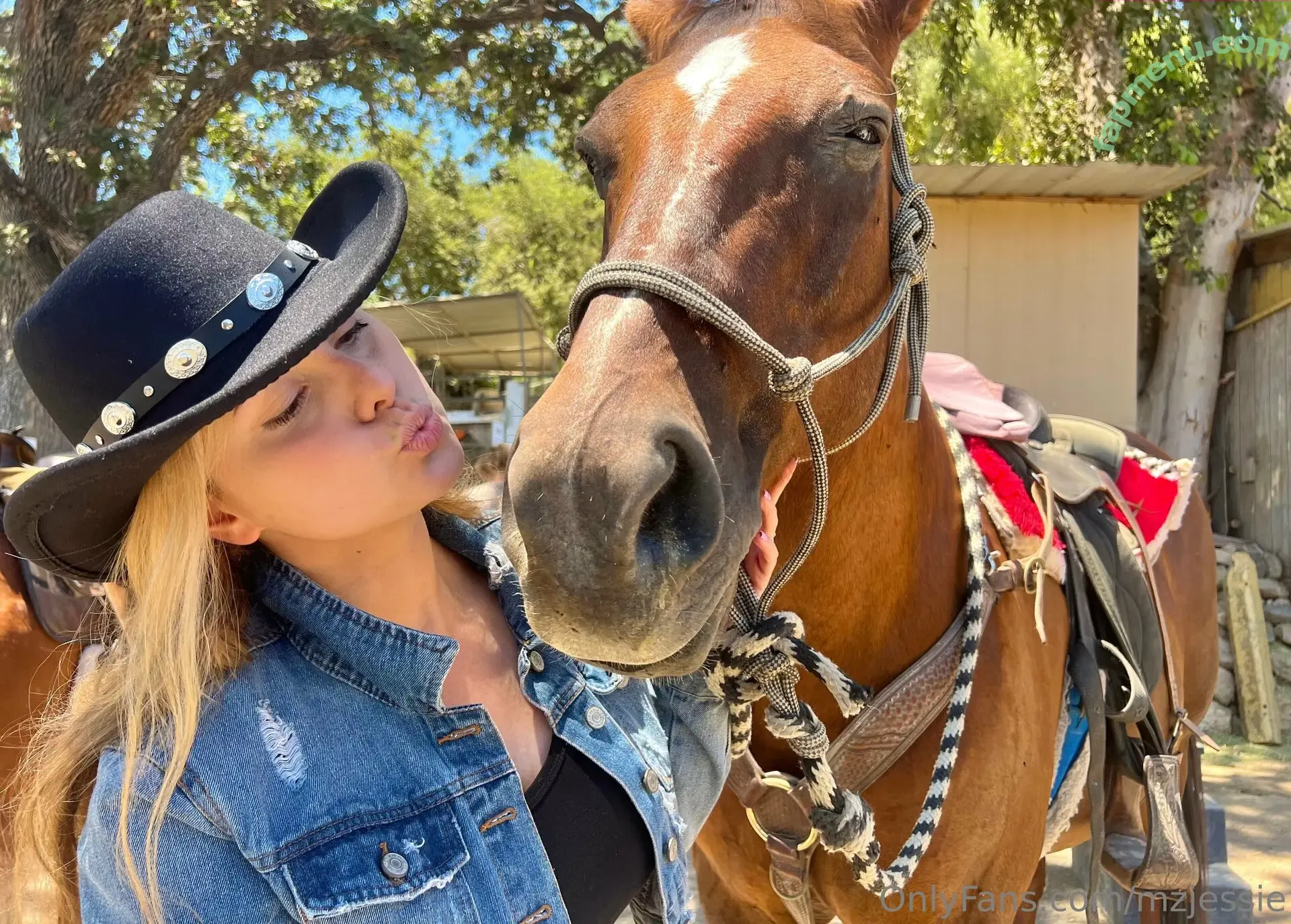 Mzjessie nude photo #0131 (jessierogersgreen)