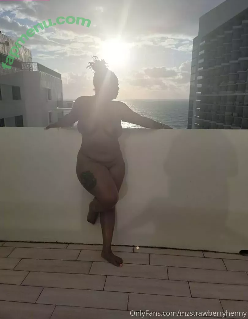 mzstrawberryhenny nude photo #0002 (mz.strawberryhennessy)