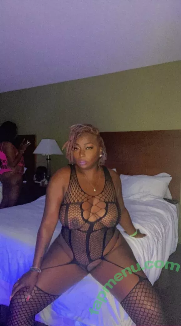 mzstrawberryhenny nude photo #0078 (mz.strawberryhennessy)