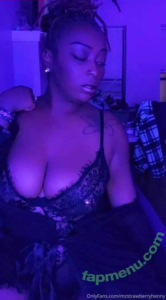 mzstrawberryhenny nude photo #0097 (mz.strawberryhennessy)