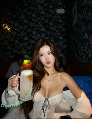 n.h.i / Nhi nude photo #0051