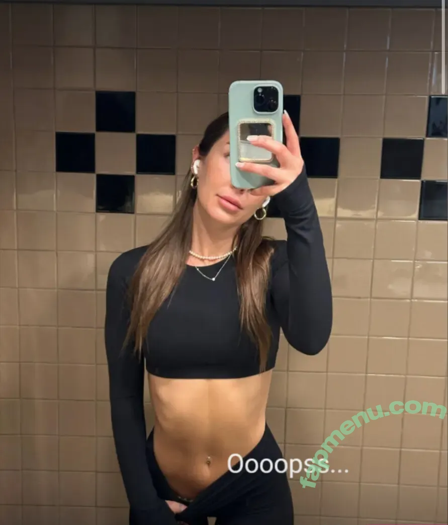 N1cky G1le nude photo #0063 (nickygile)