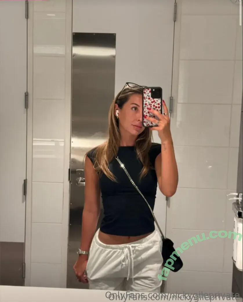 N1cky G1le nude photo #0078 (nickygile)