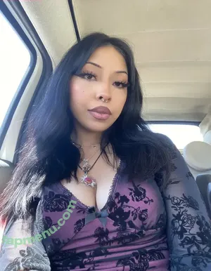 naatalliiee / naataliee_e / therealnatalie nude photo #0024