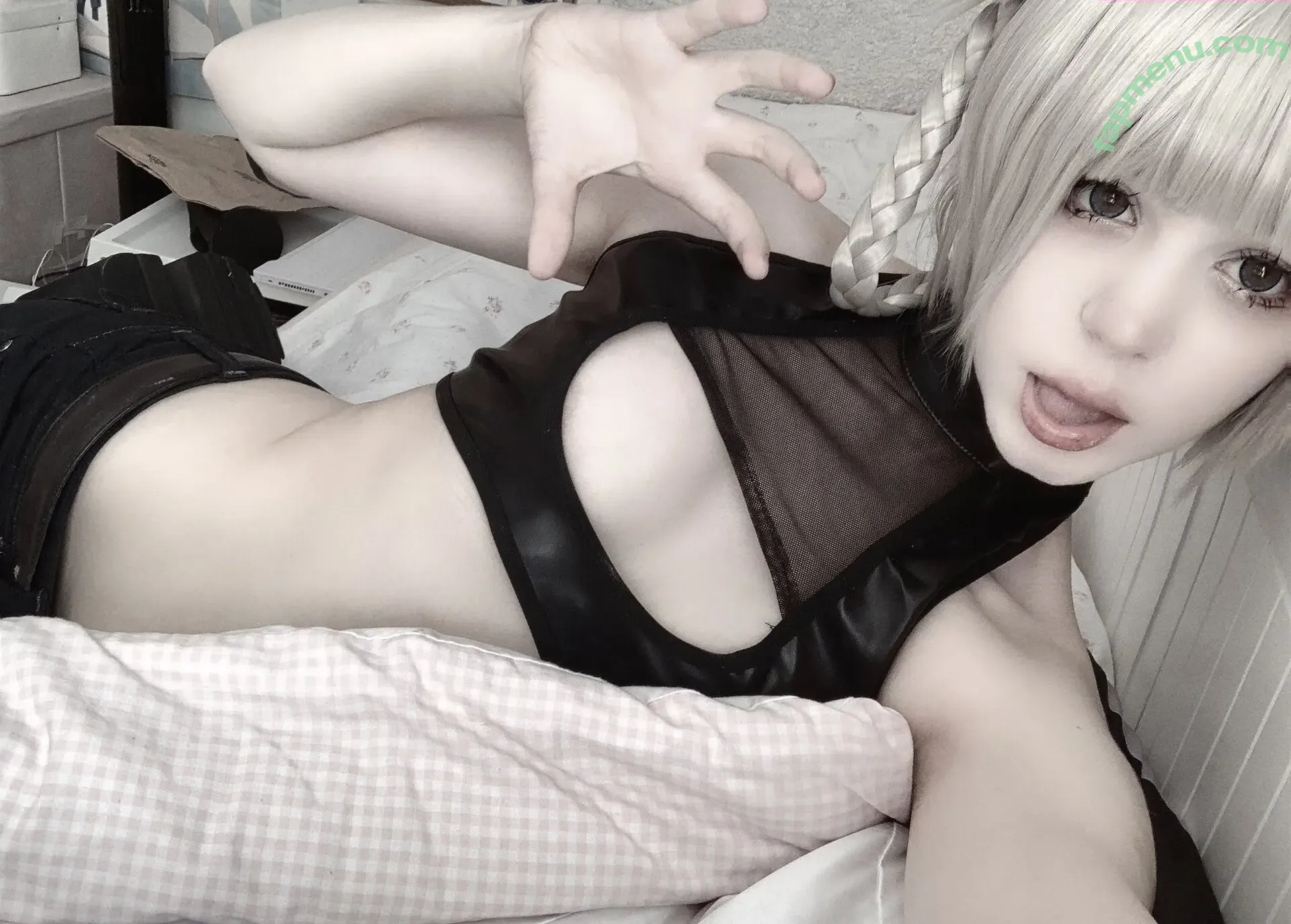 nadecola9 nude photo #0184 (Dizzy)