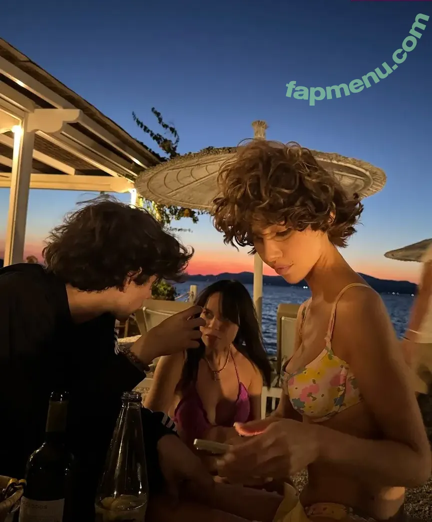 Nadia Lee Cohen nude photo #0035 (nadialeecohen)