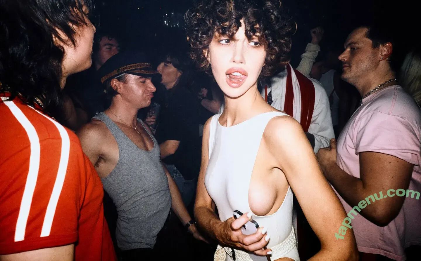 Nadia Lee Cohen nude photo #0072 (nadialeecohen)