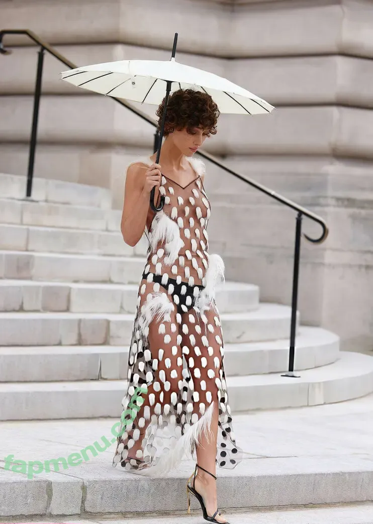 Nadia Lee Cohen nude photo #0088 (nadialeecohen)